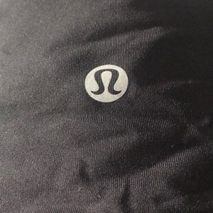 Ankle length LuLu Lemon yoga tights.